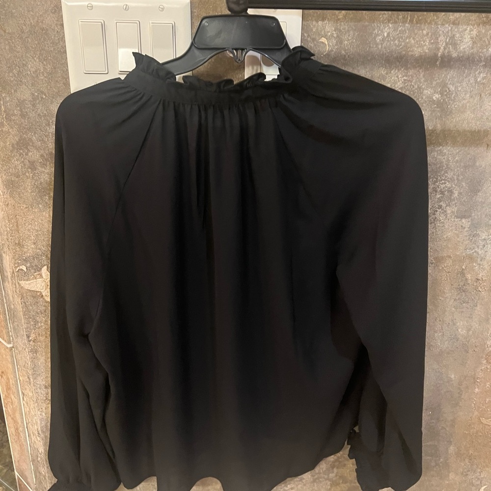 Women’s Cece Blouse - Picture 4 of 5